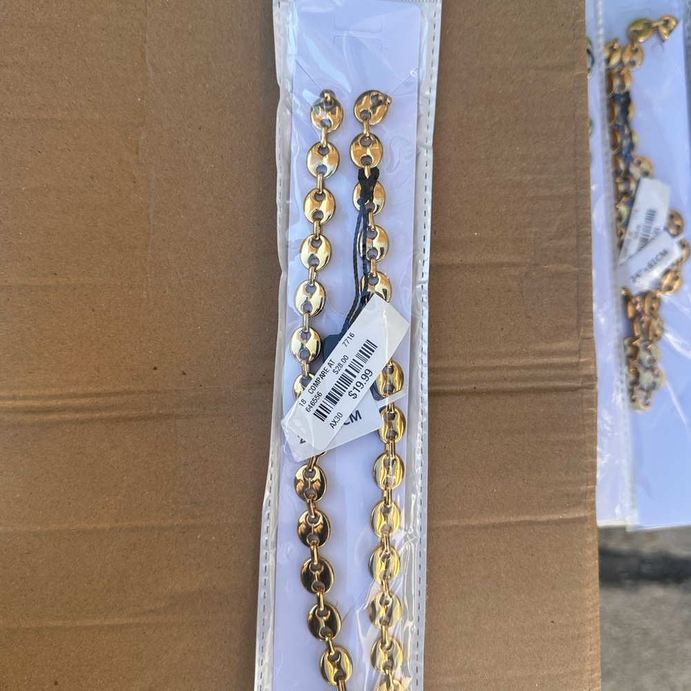 Stylish Gold Chain Necklace